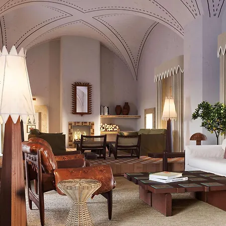 Hotel Palacio De Godoy Caceres, Curio Collection By Hilton