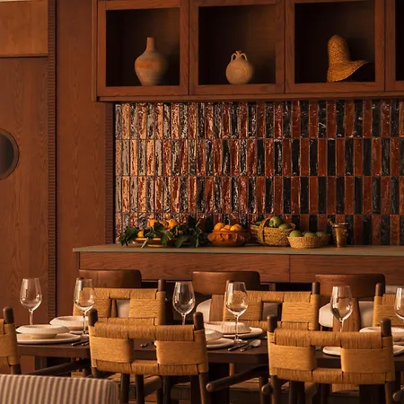 Hotel Palacio De Godoy Caceres, Curio Collection By Hilton Caces