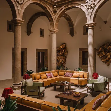 מלון Palacio De Godoy Caceres, Curio Collection By Hilton Caces