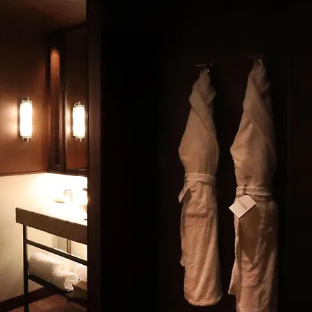 Hotel Palacio De Godoy Caceres, Curio Collection By Hilton Caces