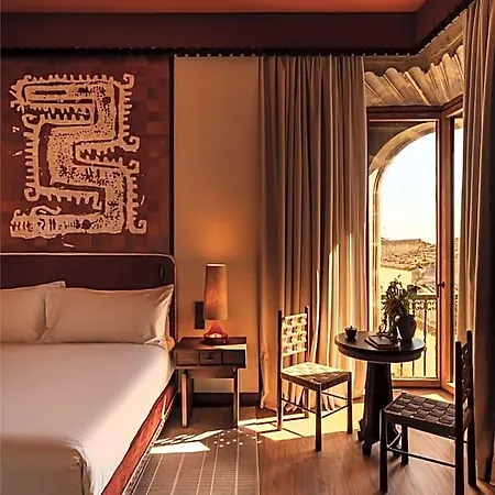 Palacio De Godoy Caceres, Curio Collection By Hilton