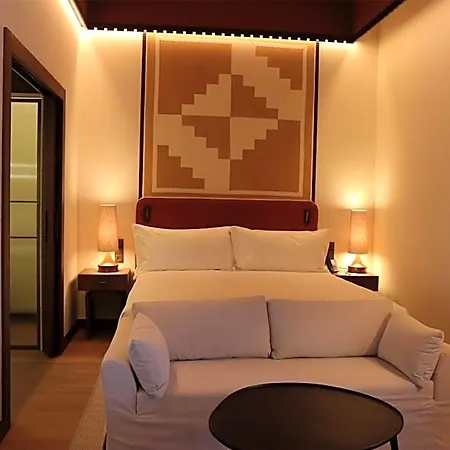 Palacio De Godoy Caceres, Curio Collection By Hilton Caces