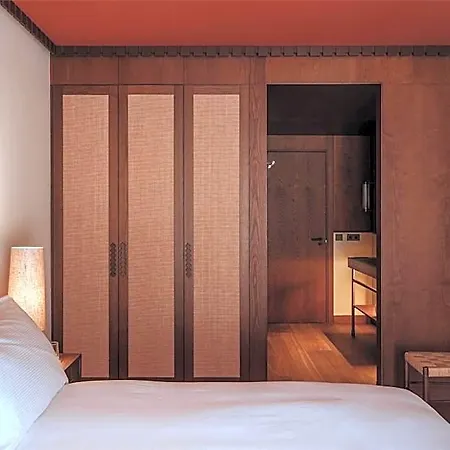 Palacio De Godoy Caceres, Curio Collection By Hilton Caces