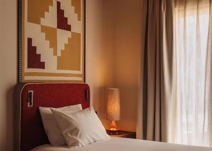 Palacio De Godoy Caceres, Curio Collection By Hilton