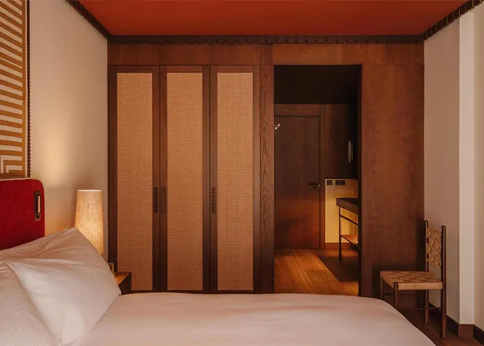 Hotel Palacio De Godoy Caceres, Curio Collection By Hilton Caces