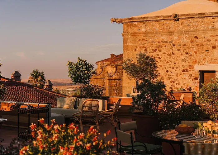 Hotel Palacio De Godoy Caceres, Curio Collection By Hilton