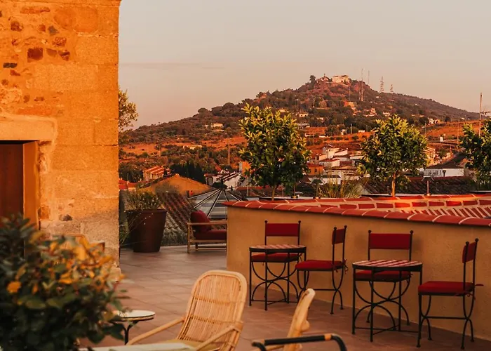 Palacio De Godoy Caceres, Curio Collection By Hilton 5* Caceres