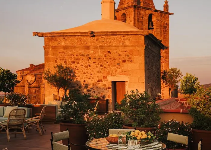 Palacio De Godoy Caceres, Curio Collection By Hilton Caceres