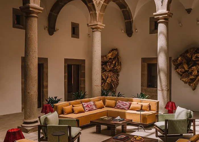 Hotel Palacio De Godoy Caceres, Curio Collection By Hilton Caceres