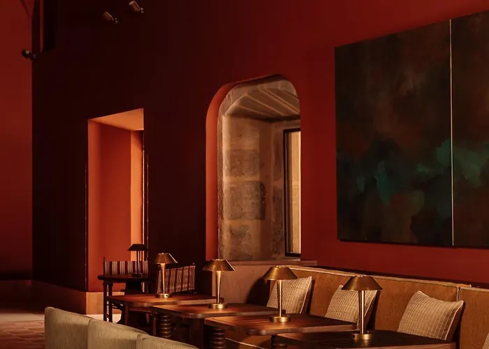 Hotel Palacio De Godoy Caceres, Curio Collection By Hilton