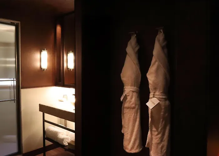 Hotel Palacio De Godoy Caceres, Curio Collection By Hilton Caces